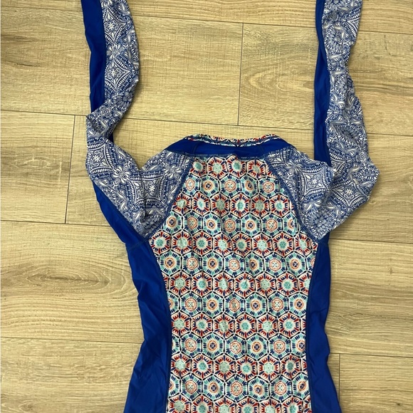 Helen Jon Rash Guard XS - Picture 3 of 5